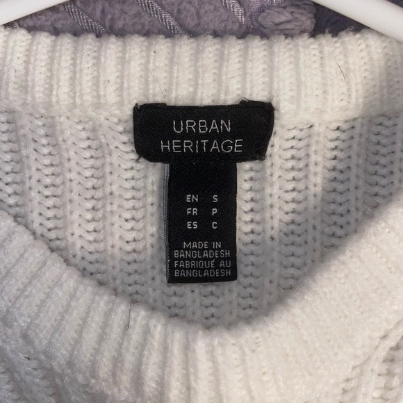 Urban Outfitters - Long Sleeve Cropped Top - Picture 2 of 3